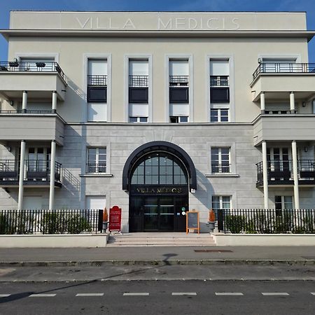 Villa Medicis Versailles Saint-Cyr-L'Ecole Saint-Cyr-l'Ecole Exterior foto