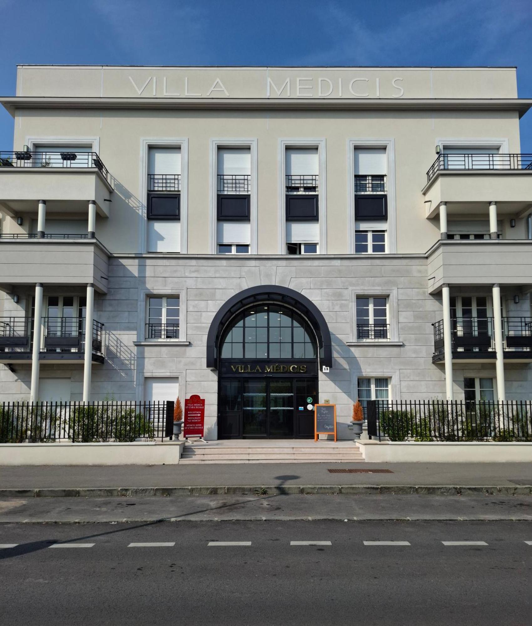 Villa Medicis Versailles Saint-Cyr-L'Ecole Saint-Cyr-l'Ecole Exterior foto