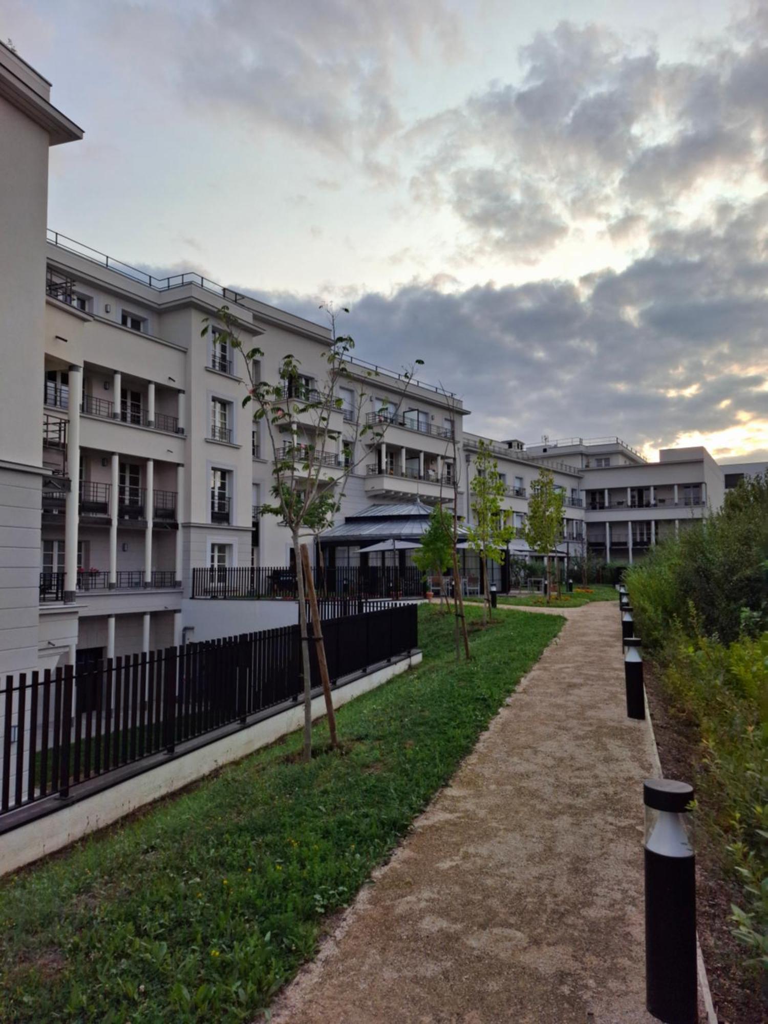 Villa Medicis Versailles Saint-Cyr-L'Ecole Saint-Cyr-l'Ecole Exterior foto