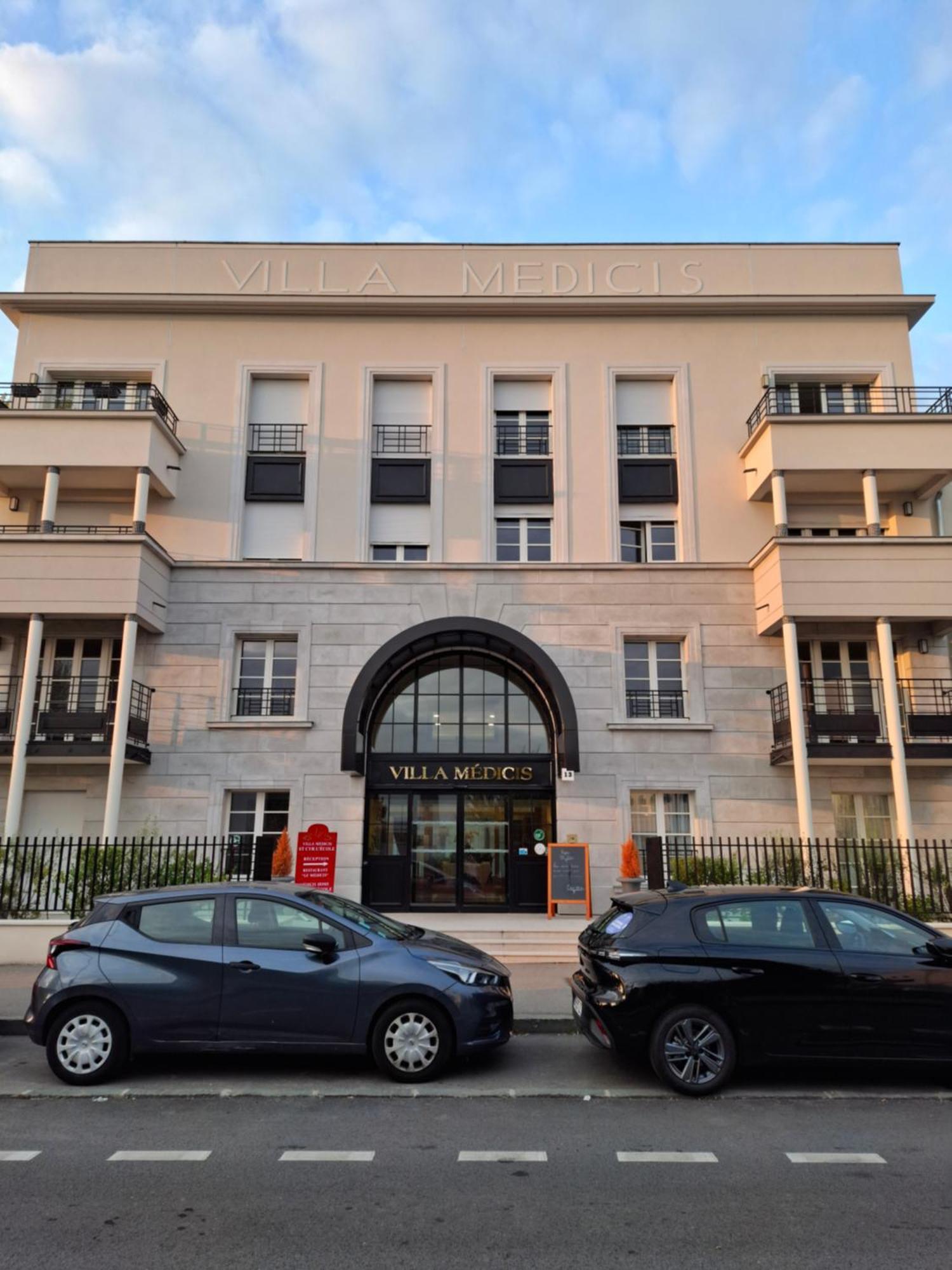 Villa Medicis Versailles Saint-Cyr-L'Ecole Saint-Cyr-l'Ecole Exterior foto